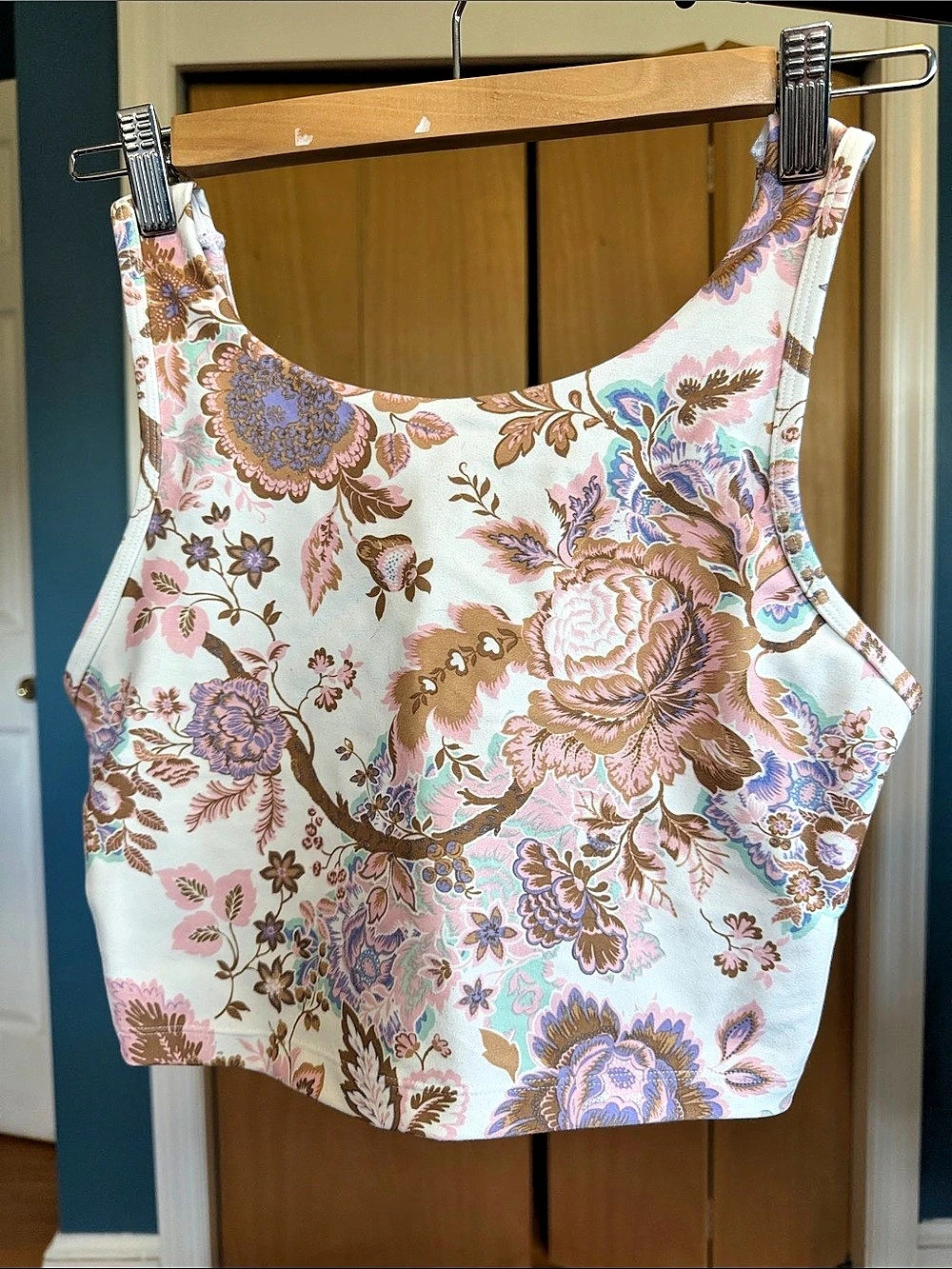 Jessica Simpson Active floral crop top Floral Crop Top in Pink & Blue Like New